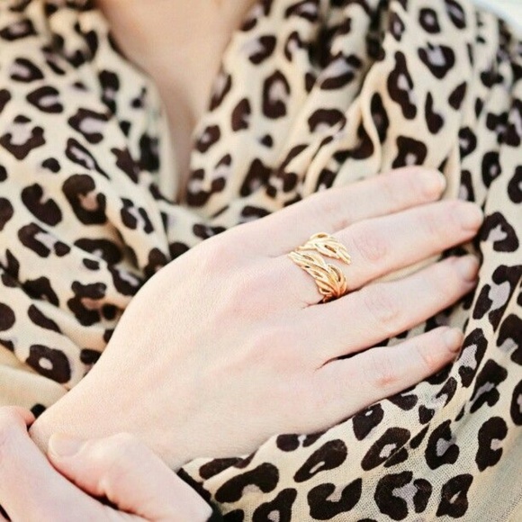 :: Stella & Dot Secret Garden Ring - Picture 2 of 3